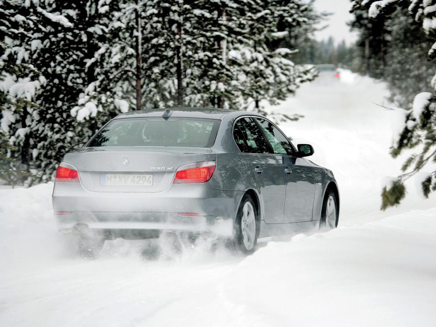  BMW 530xi Sedan 2005 года  (фото 13 из 13)